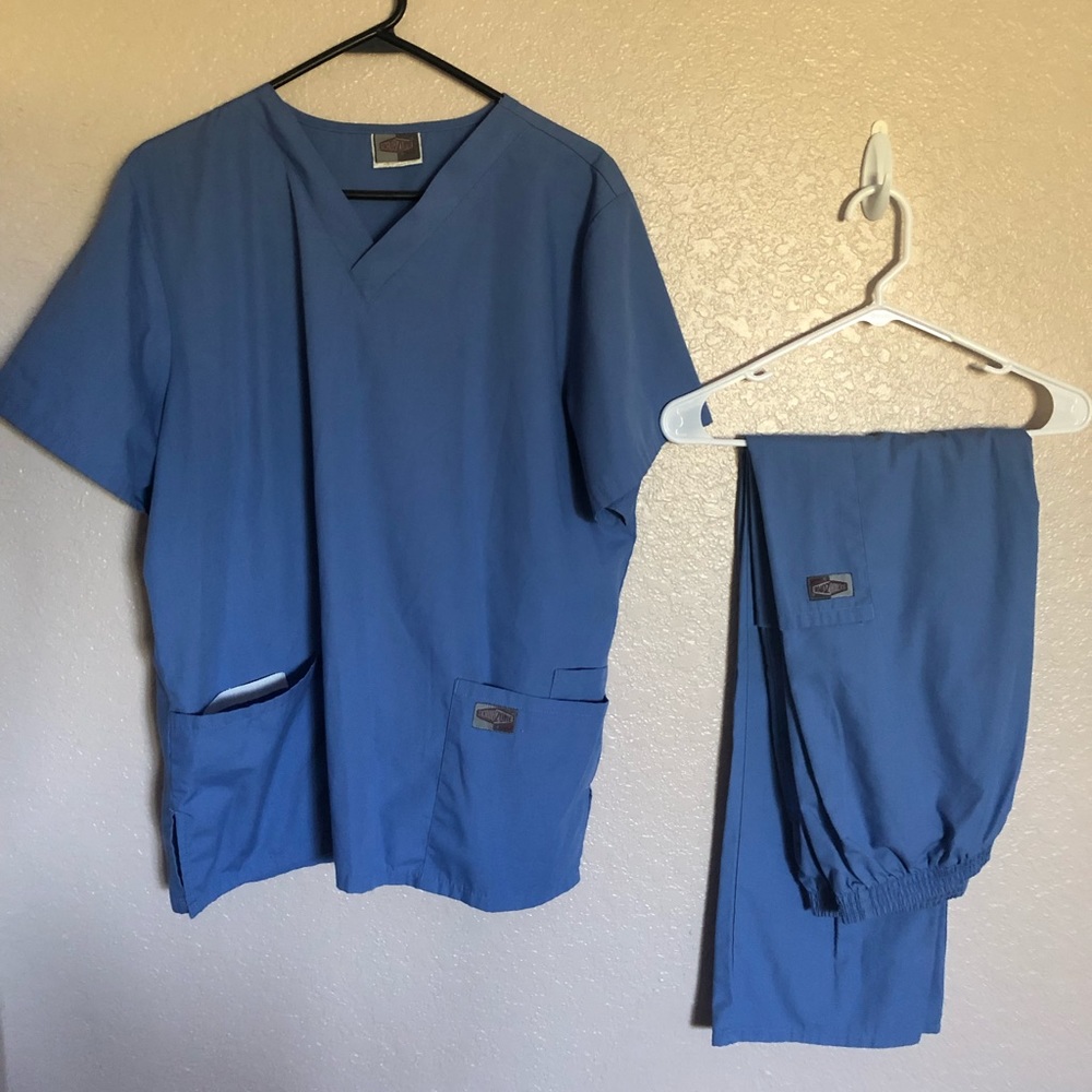 Scrub zone seal blue scrubs